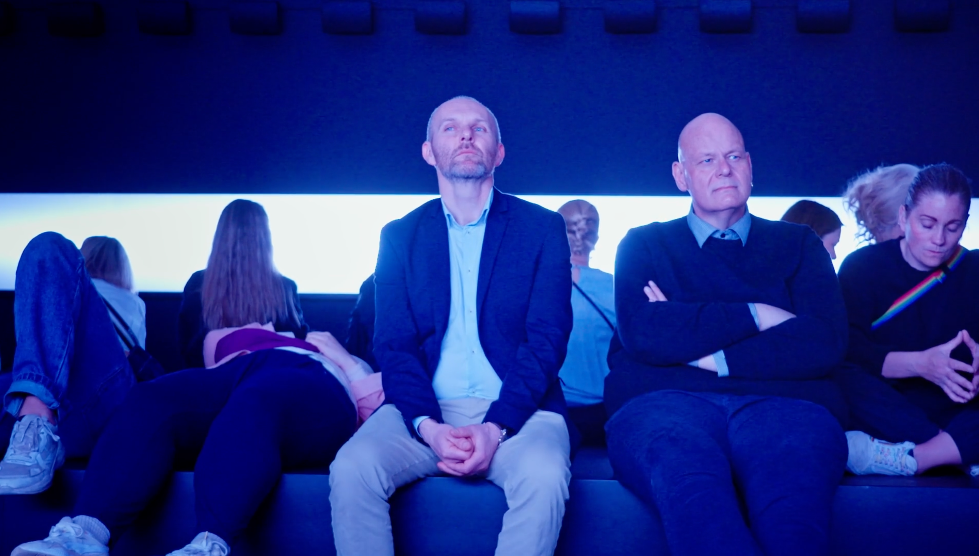 Person som sitter og lytter i VOX