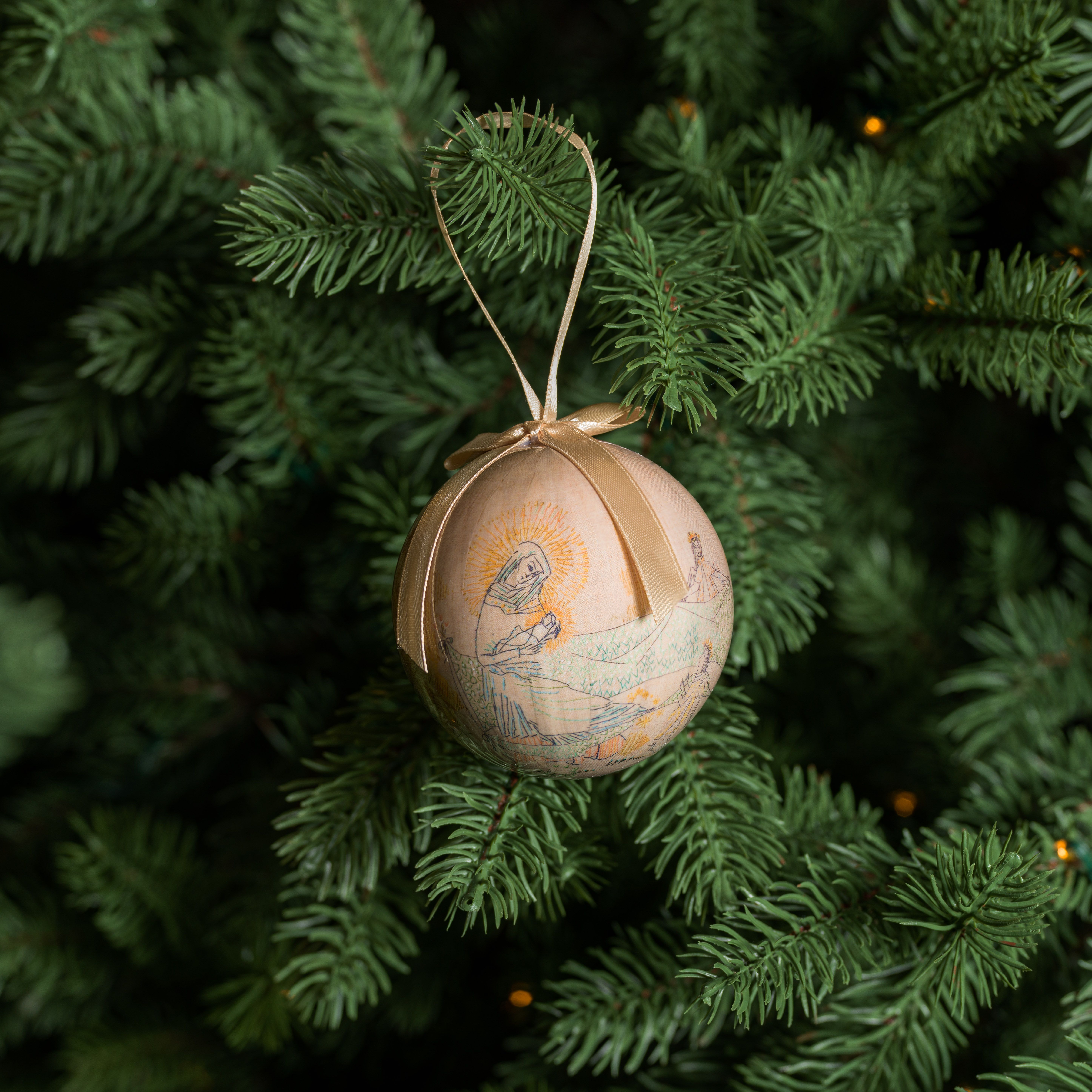 julekule med motiv fra Draumkvedet