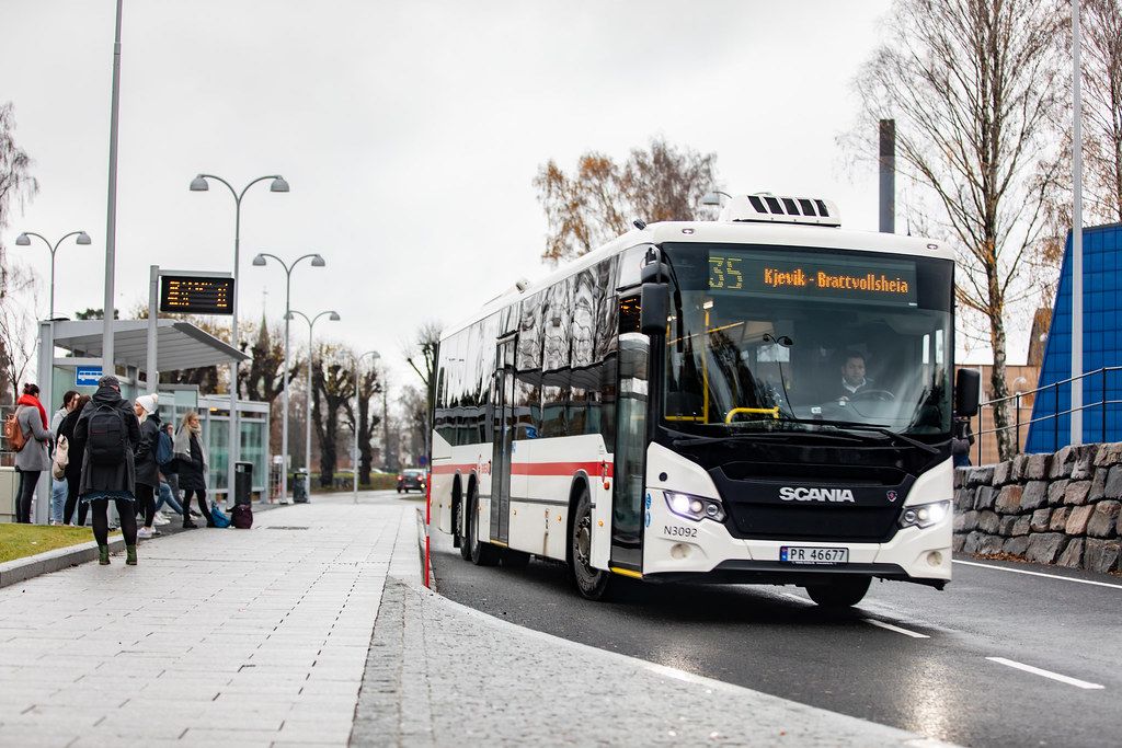 Buss nr 35 på holdeplass