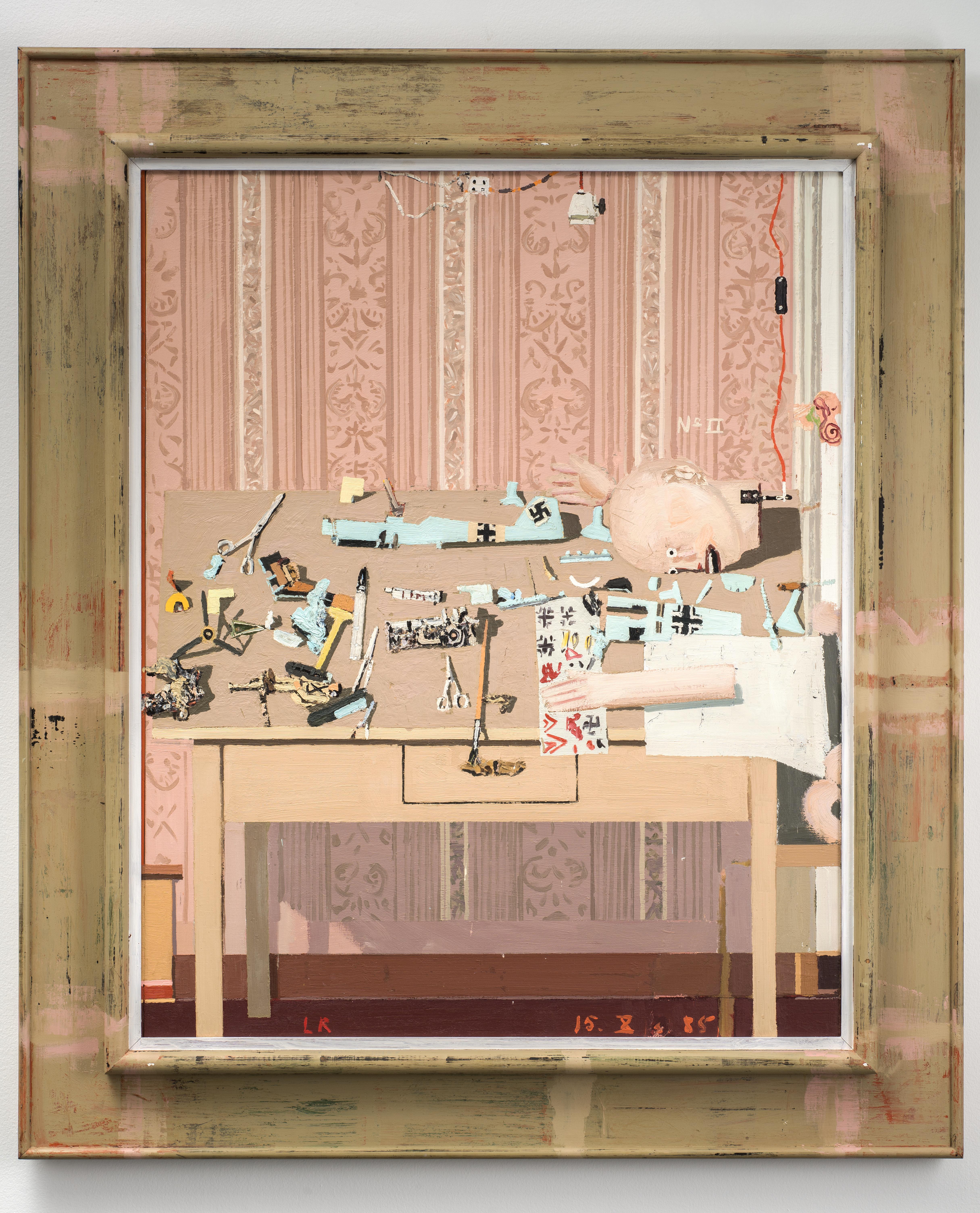 Bord med verktøy, kroppsdeler og andre objekter på