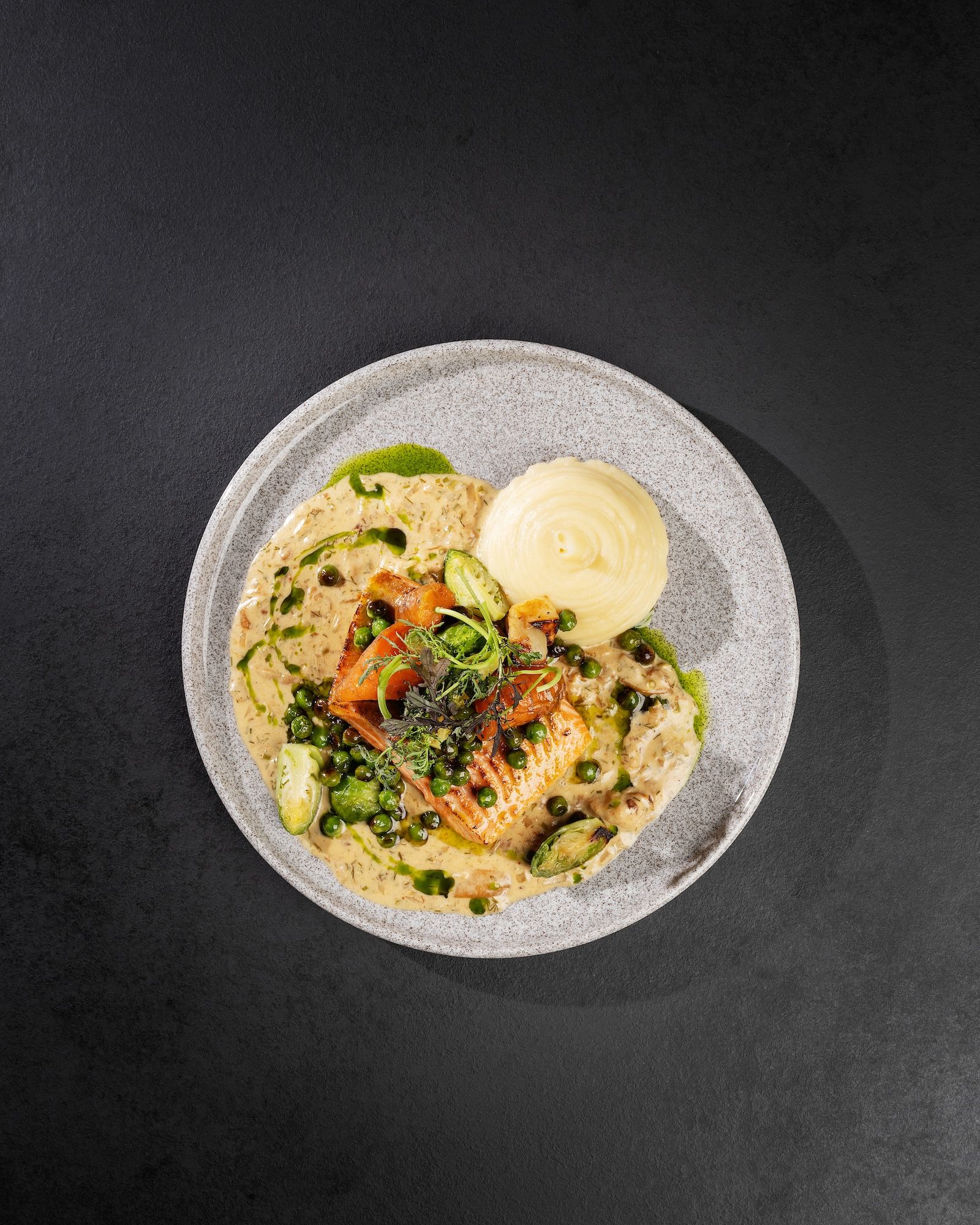 filet av ørret med steinsoppsaus