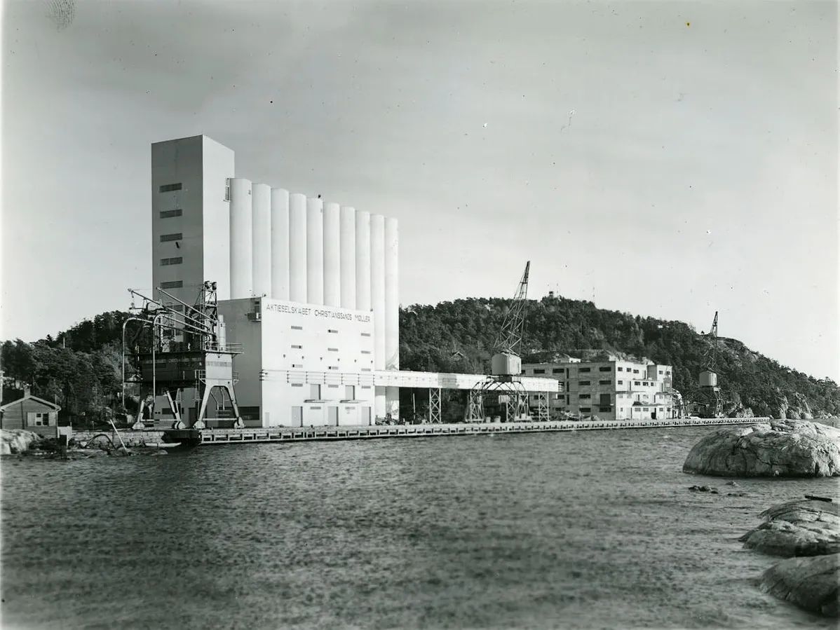 Kornsiloen og krana på 40-tallet