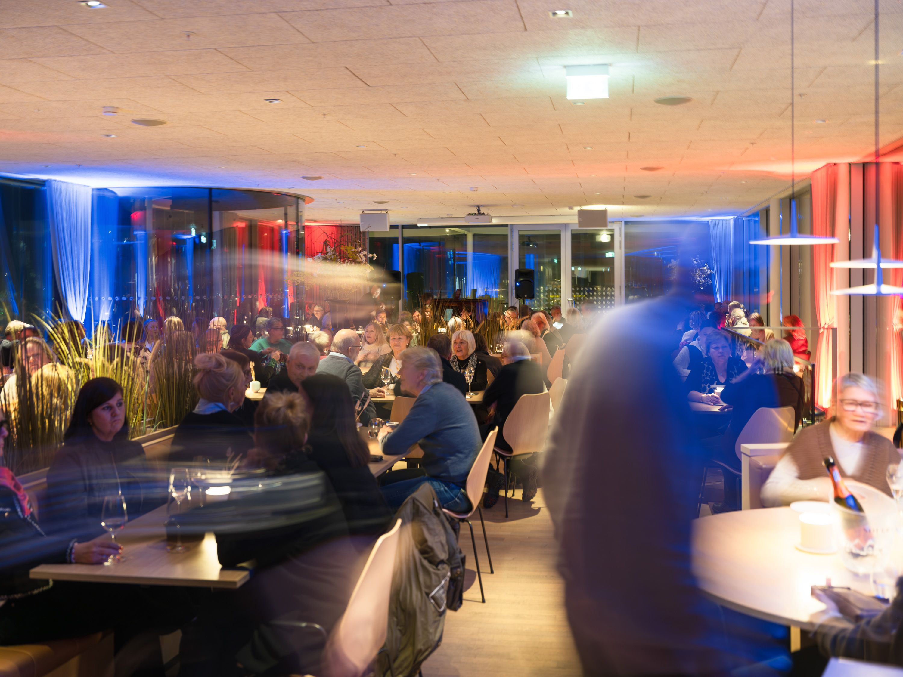 book a table in Panorama! 