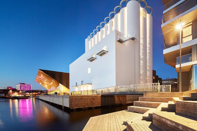 foto of kunstsilo by night